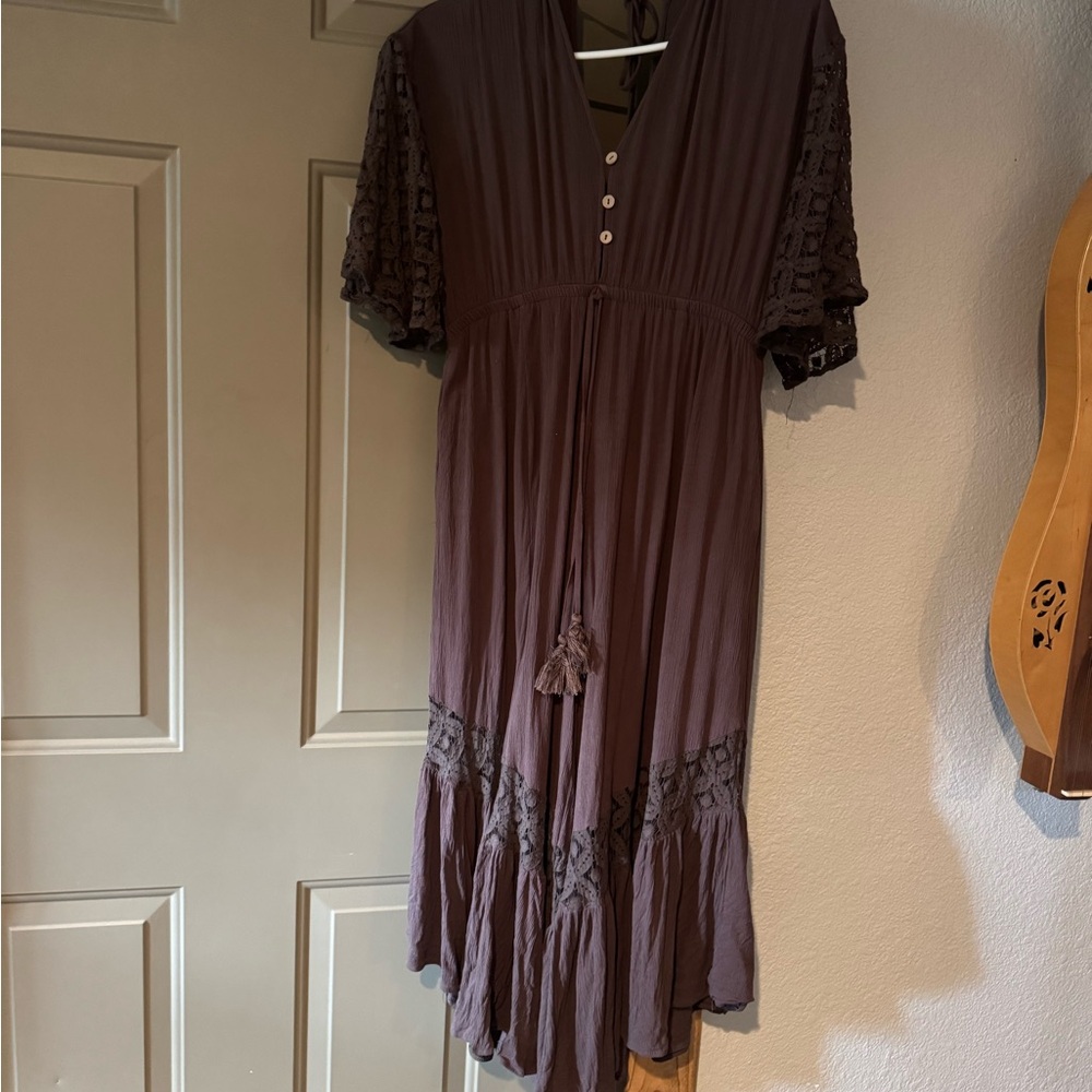 Chic Brown Lace-Accent Midi Dress